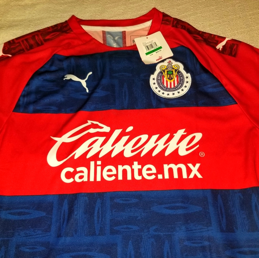 BRAND NEW WITH TAGS Puma C.D. Guadalajara

jersey